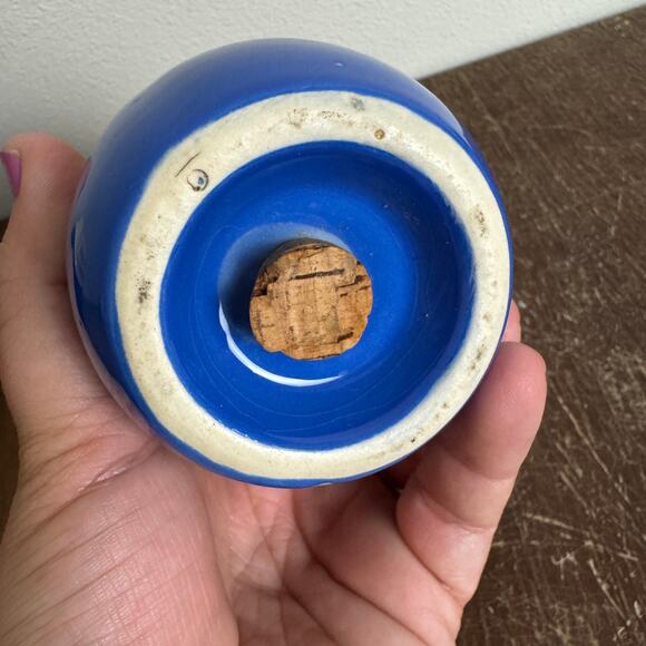 Heavy Stoneware‎ Large blue & white Salt and Pepper Shakers VINTAGE - Picture 4 of 9